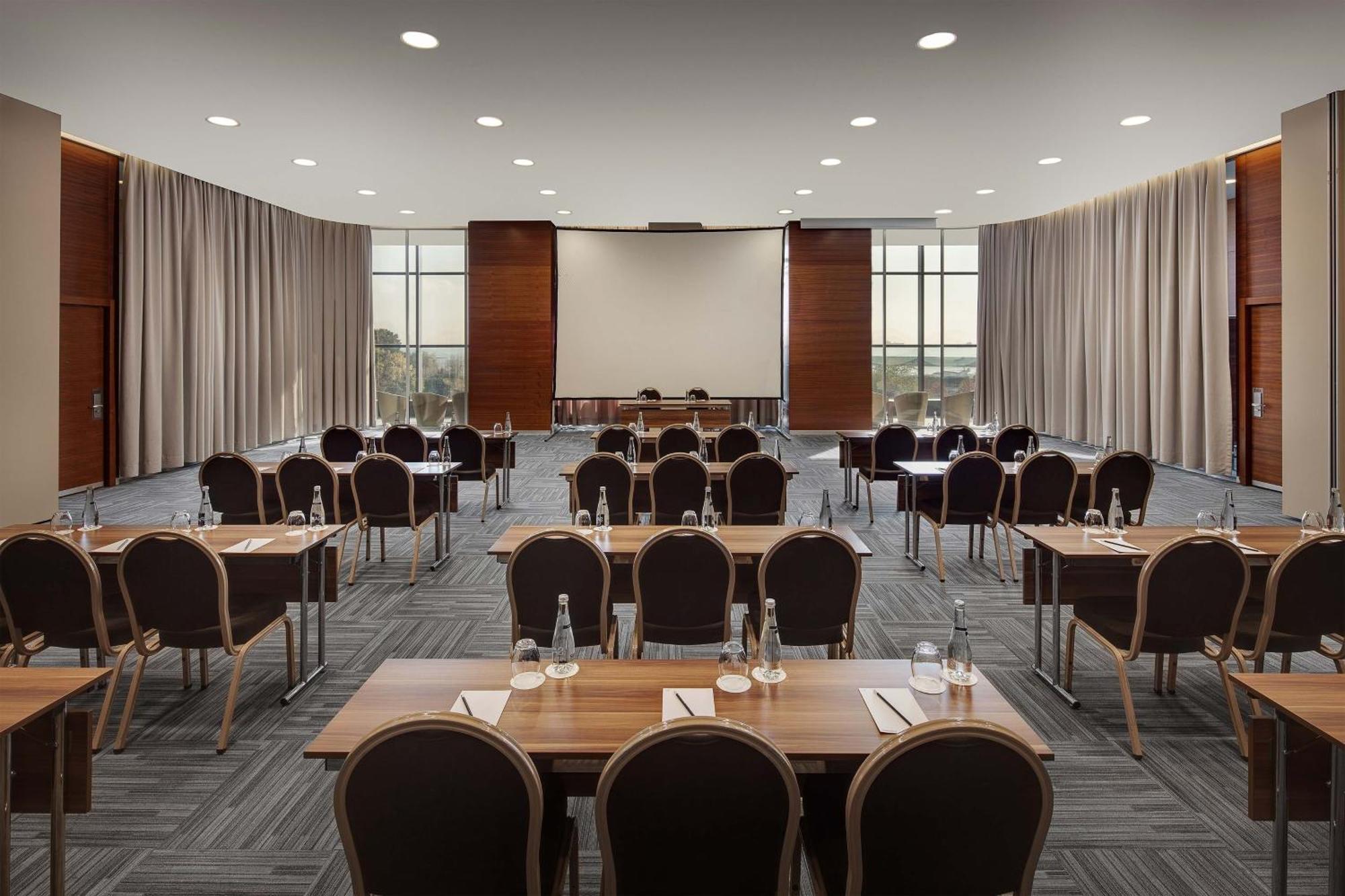 Sheraton Istanbul Atakoy Hotel Kültér fotó Meeting room