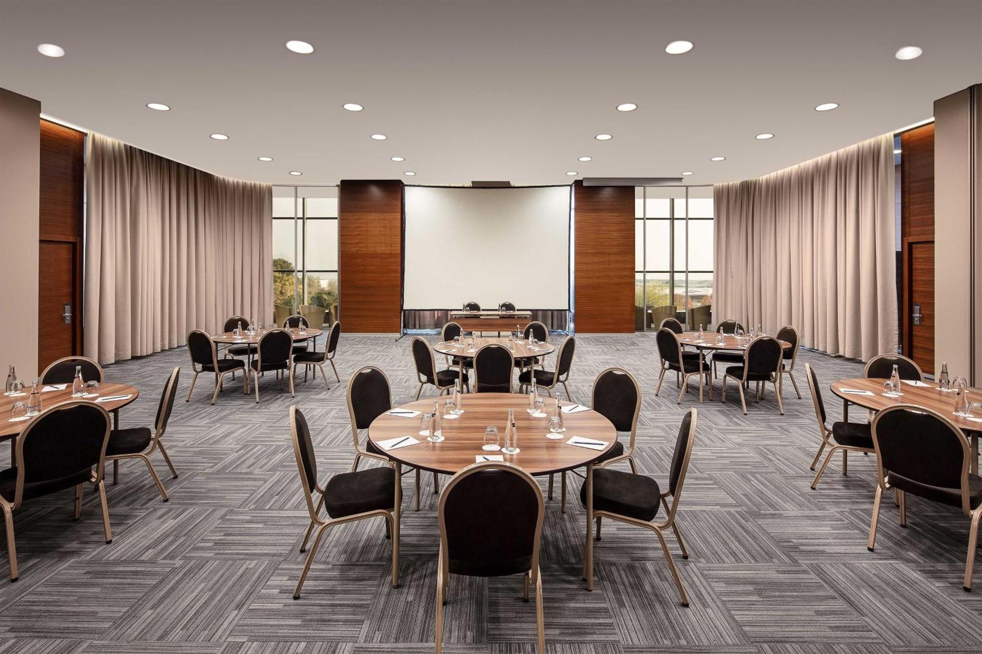 Sheraton Istanbul Atakoy Hotel Kültér fotó Meeting room