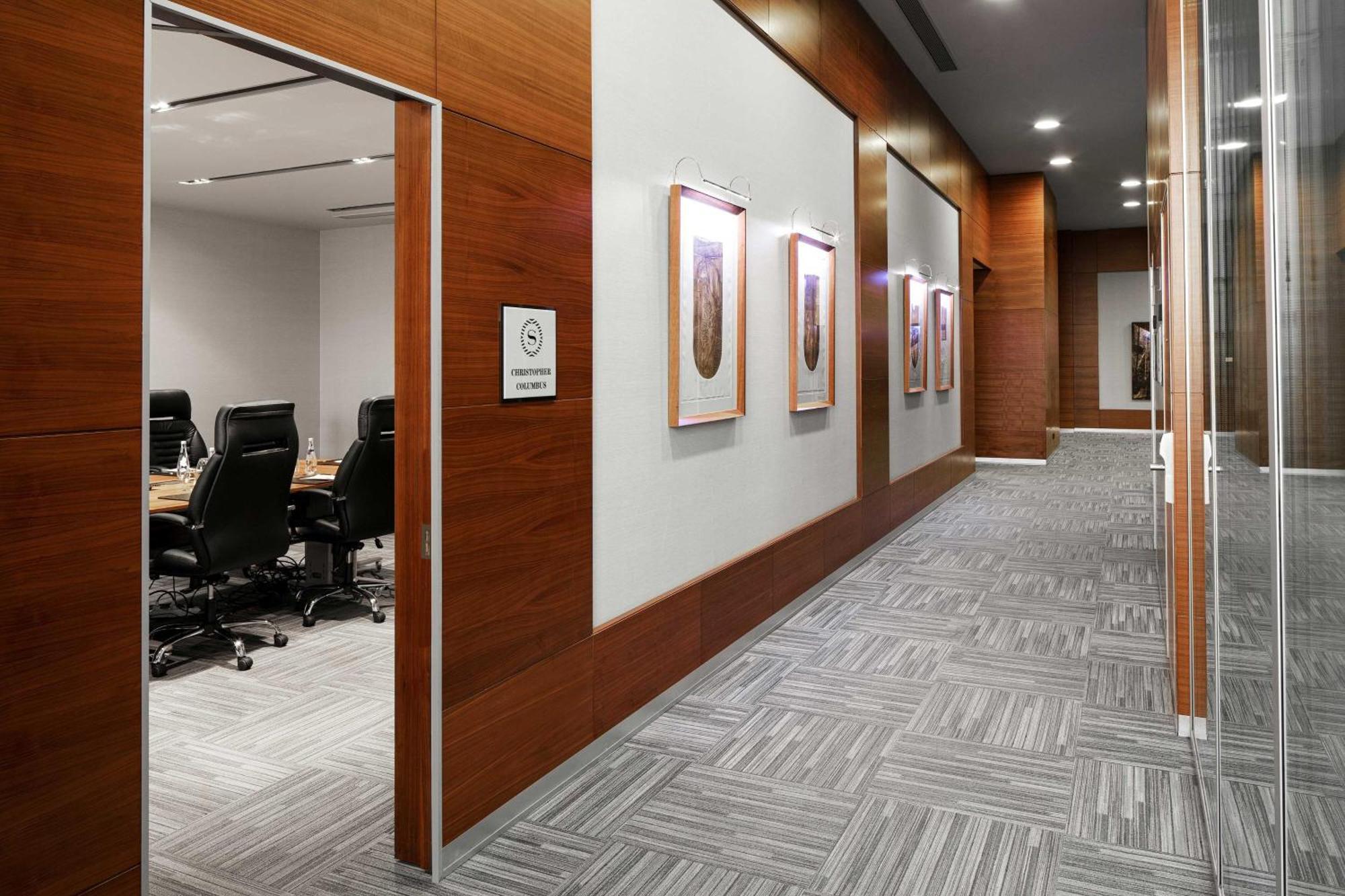 Sheraton Istanbul Atakoy Hotel Kültér fotó Interior of the office of the United States Department of the Treasury